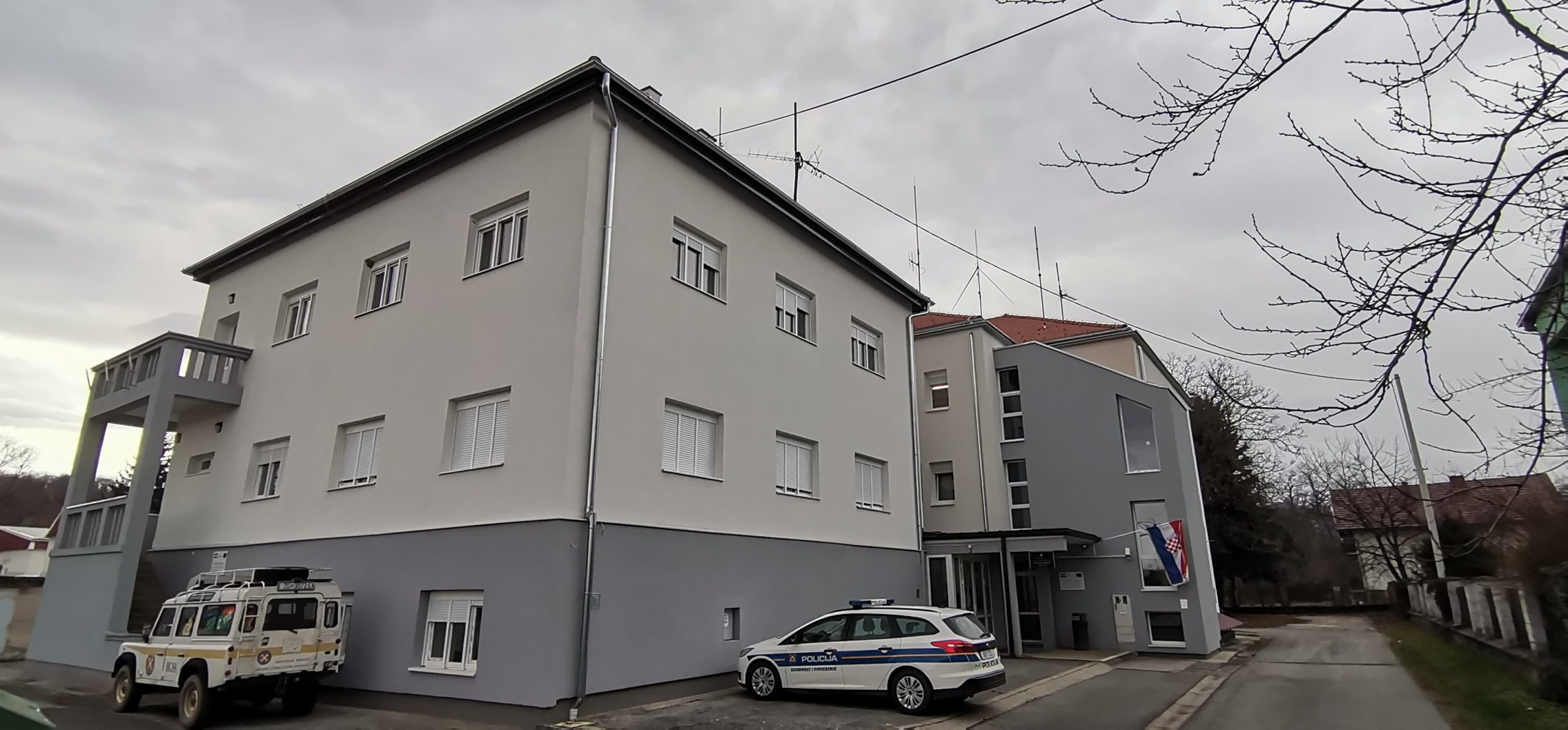 policija