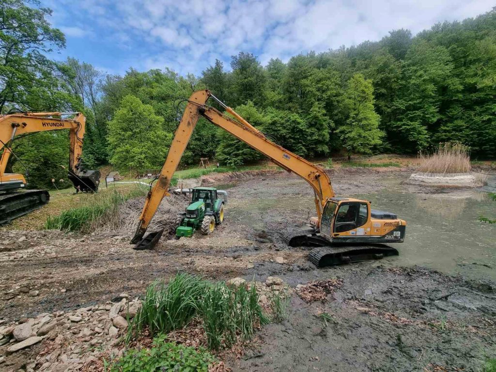 279919999_1880269575503733_168549347984549535_n