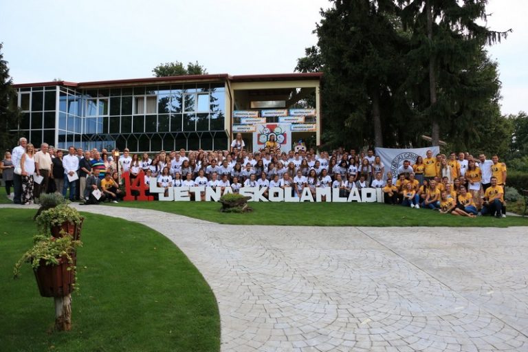 SlikeGodina2017_14LjetnaSkolaCK_14-LjetnaSkolaMladihCK2017-044