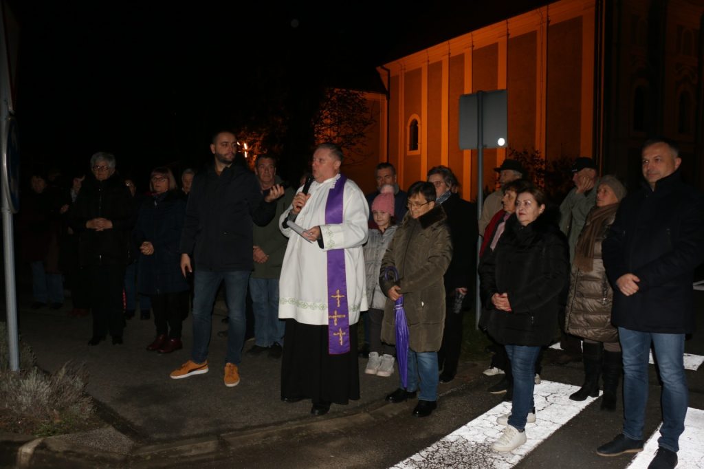 IMG-b097fb2fee89cabccbe8ca5e0372d386-V