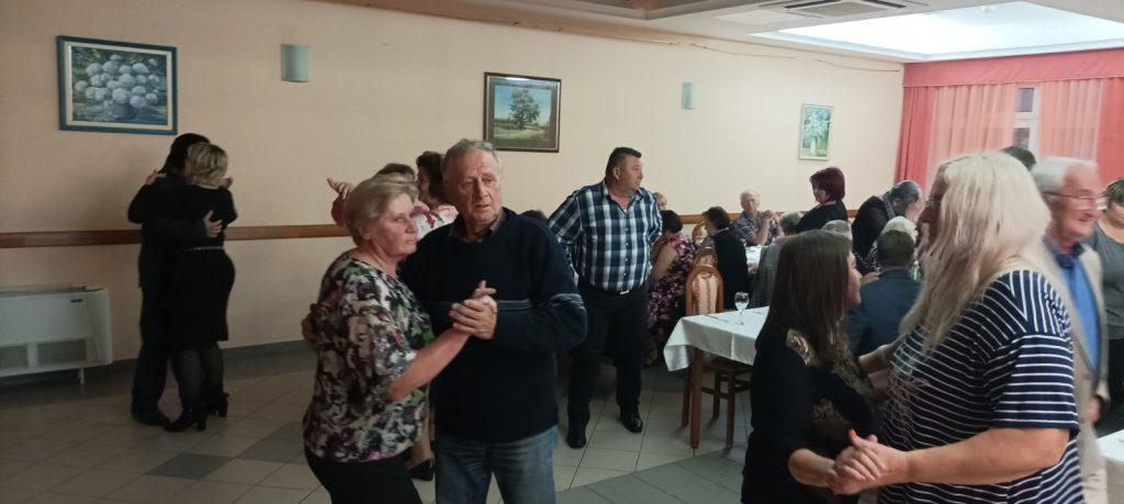 IMG-01d5ac9b383ebed65805d3605fd08856-V