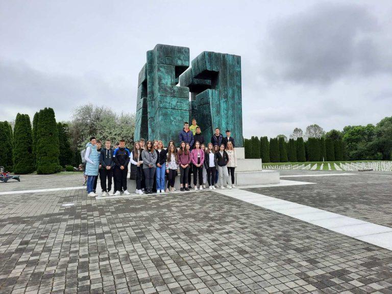 IMG-4d5091ad94024d3a162979c751575ec9-V