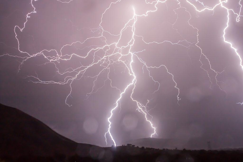 lightning-399853_1280