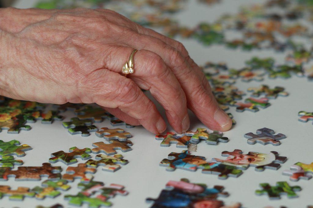 puzzling-4014283_1280