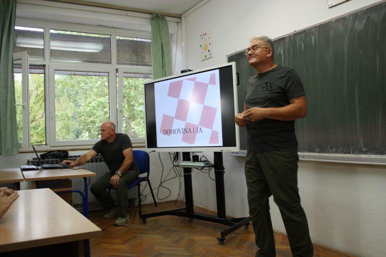 IMG-db51d8b52c11f9b099d3456b78297459-V