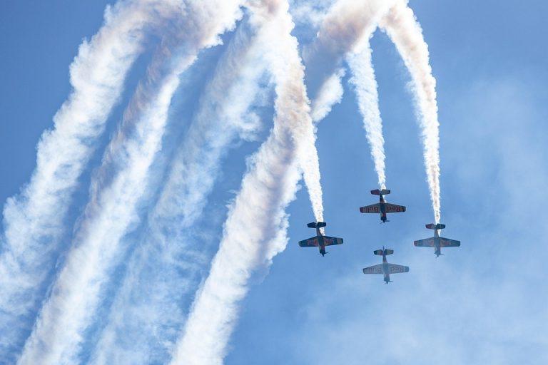 air-show-4414576_960_720