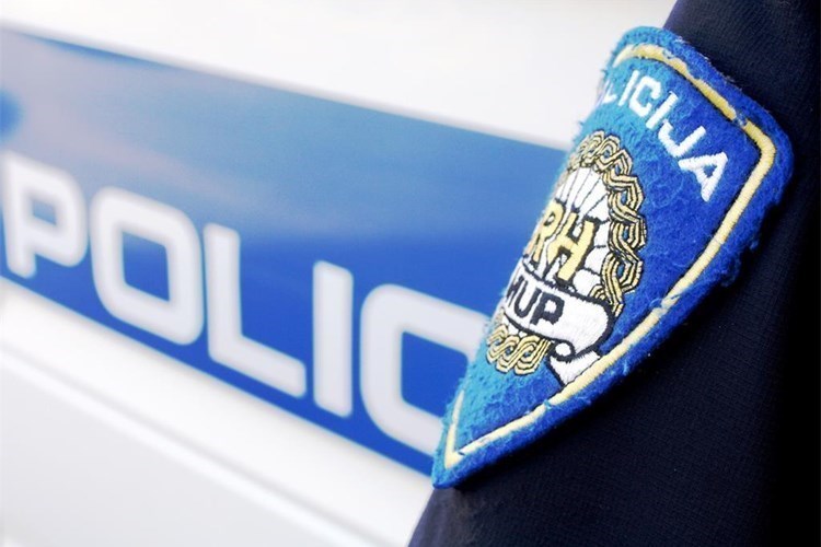 1 policija_natpis