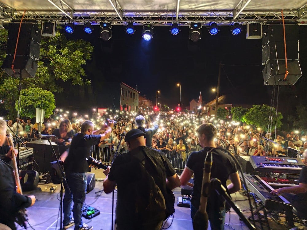 Miroslav-Skoro-Koncert-Cacinci-24-Custom