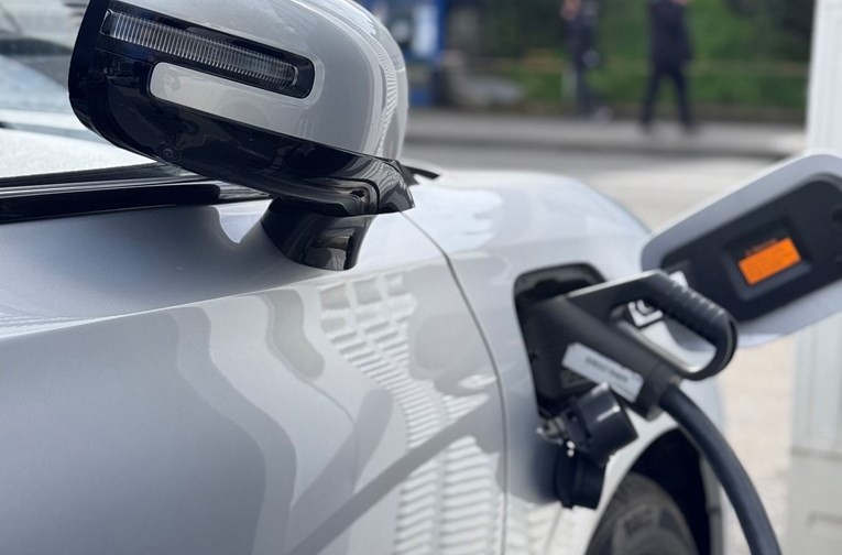 639c88f9-72d1-4534-875a-f3dacb6132ff