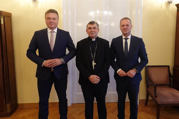 577578930_1237699418404003_5586781911404294859_n