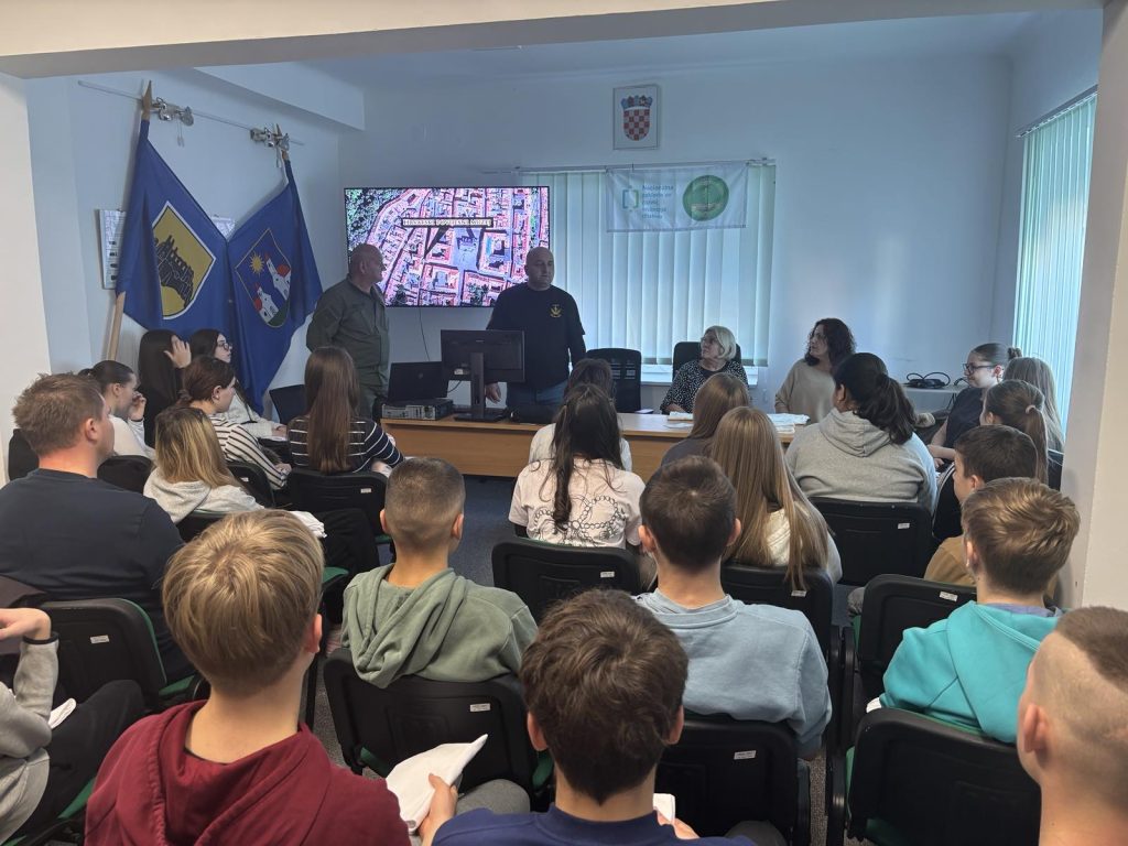 IMG-24be087a759fb054486830740ed829f7-V