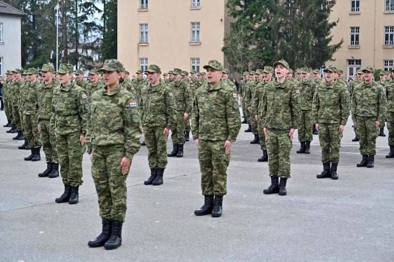 c122c7be83bf3e173e468b8b66f486c9_XL