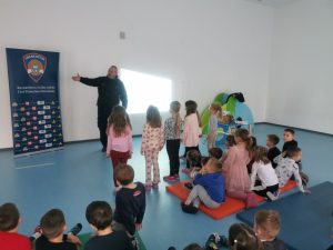 IMG-70e98ca7b0ee7106aa569832047266f2-V