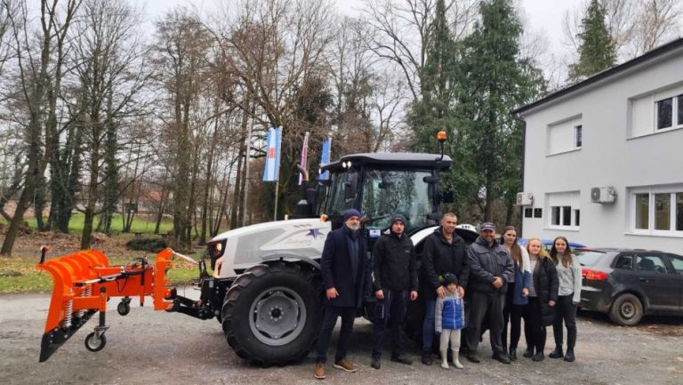 Traktor-s-ralicom-Zdenci-6-Custom-950x535