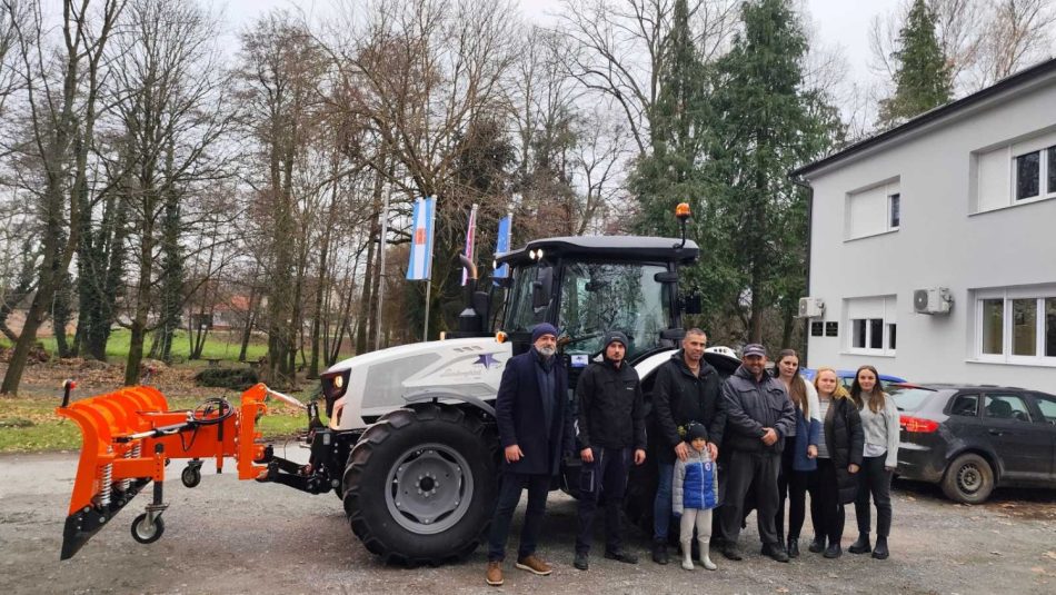 Traktor-s-ralicom-Zdenci-6-Custom-950x535