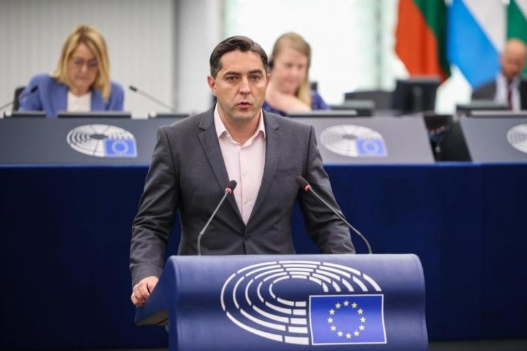 e9848394075a1537a76e12006a21ce70_XL