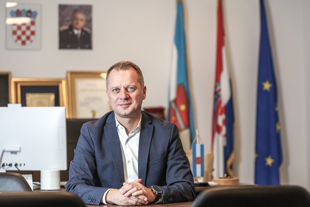 androvic-2025-189-copy