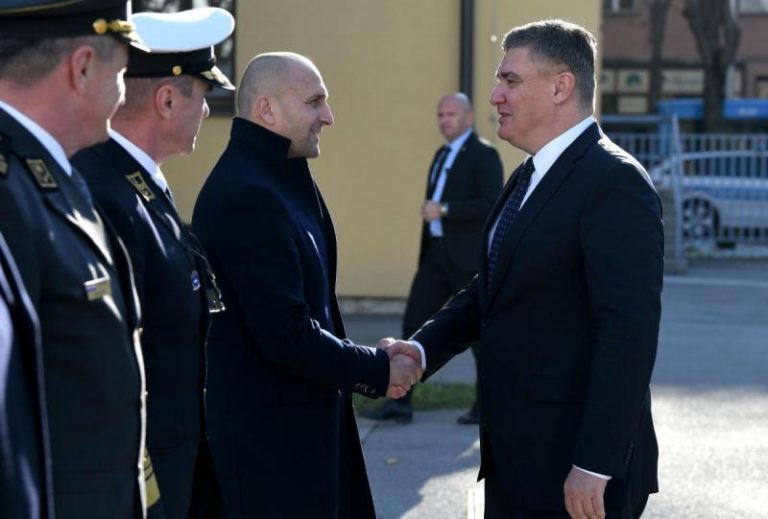 6bda3104c40f903c4335340298077fc7_XL