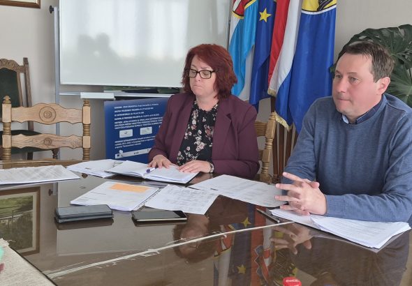 IMG-ea31af311f43593ea5d4a1b2ceaaeb14-V